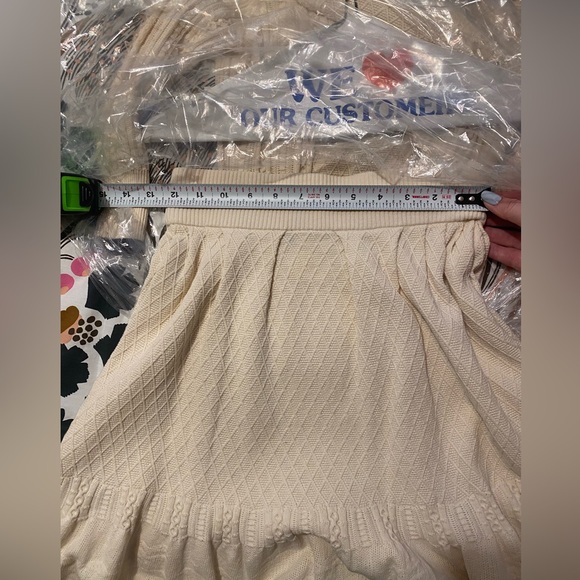 Chanel Classic knit sweater and skirt set - Picture 13 of 16